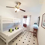 Magica 7 Minutes Walk To Center With Pool And A/c *