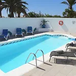 Villa Magica 7 Minutes Walk To Center With Pool And A/c Playa Blanca (Lanzarote)