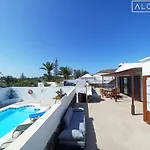 Villa Magica 7 Minutes Walk To Center With Pool And A/c *