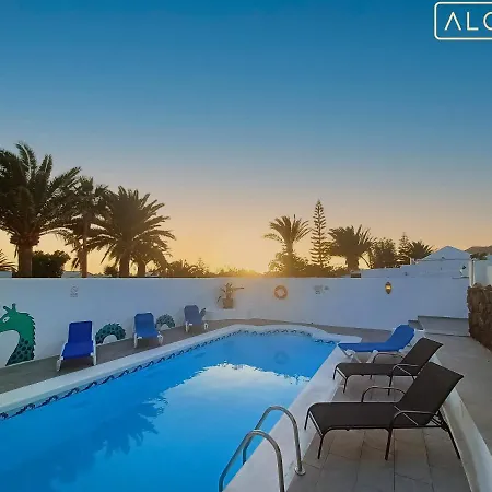 别墅 Magica 7 Minutes Walk To Center With Pool And A/c 普拉亚布兰卡