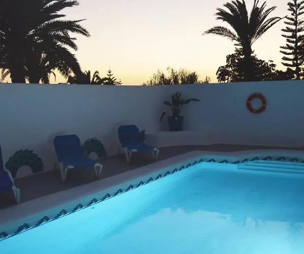 Magica 7 Minutes Walk To Center With Pool And A/c 普拉亚布兰卡