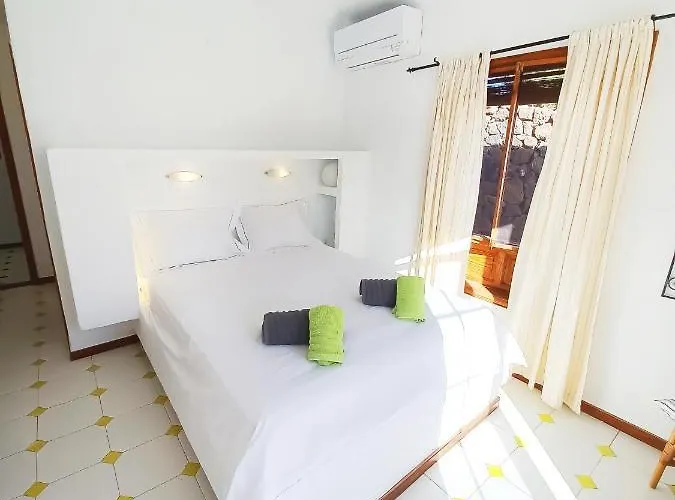 别墅 Magica 7 Minutes Walk To Center With Pool And A/c *