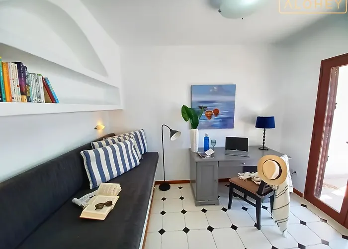 别墅 Magica 7 Minutes Walk To Center With Pool And A/c