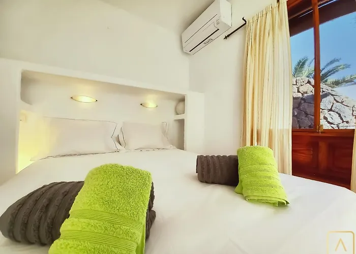 别墅 Magica 7 Minutes Walk To Center With Pool And A/c *