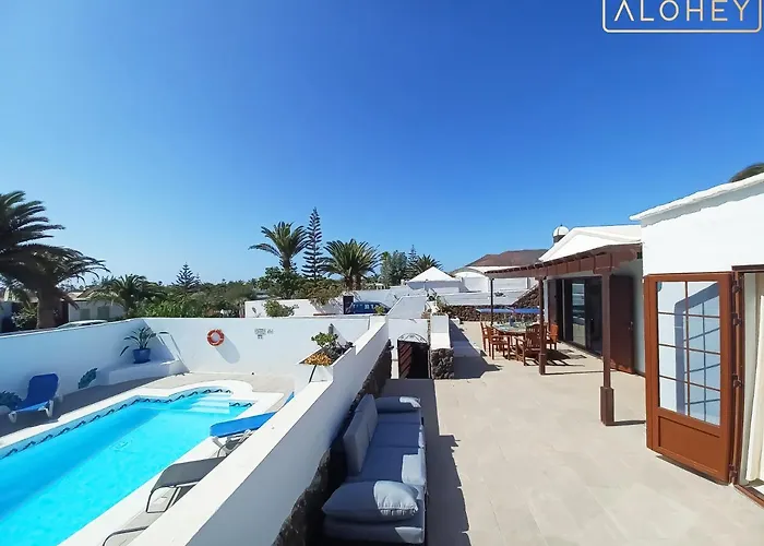 别墅 Magica 7 Minutes Walk To Center With Pool And A/c *