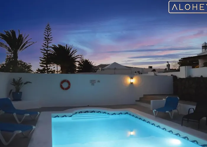 Magica 7 Minutes Walk To Center With Pool And A/c 普拉亚布兰卡