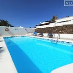 Villa Magica 7 Minutes Walk To Center With Pool And A/c