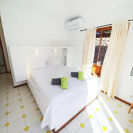 Villa Magica 7 Minutes Walk To Center With Pool And A/c *