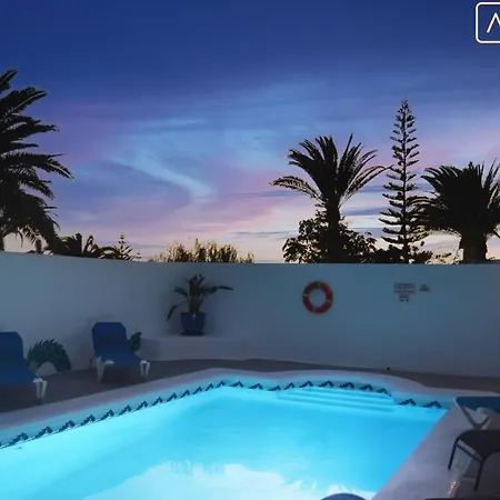 빌라 Magica 7 Minutes Walk To Center With Pool And A/c
