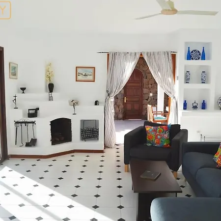 Magica 7 Minutes Walk To Center With Pool And A/c Villa Playa Blanca (Lanzarote)
