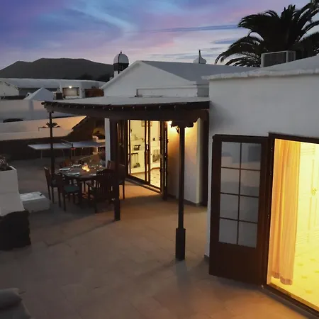 Villa Magica 7 Minutes Walk To Center With Pool And A/c Playa Blanca (Lanzarote)