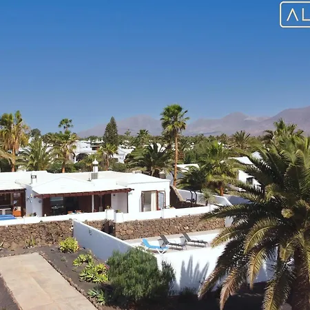 Magica 7 Minutes Walk To Center With Pool And A/c *