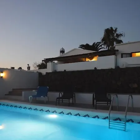 Villa Magica 7 Minutes Walk To Center With Pool And A/c