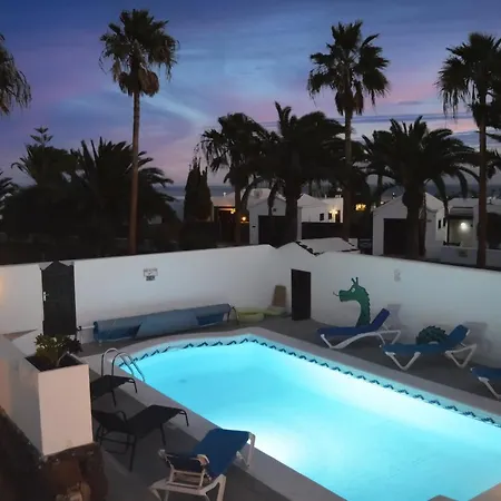 Magica 7 Minutes Walk To Center With Pool And A/c *