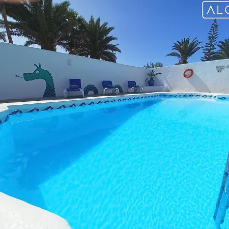 Villa Magica 7 Minutes Walk To Center With Pool And A/c *