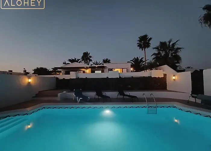 Magica 7 Minutes Walk To Center With Pool And A/c