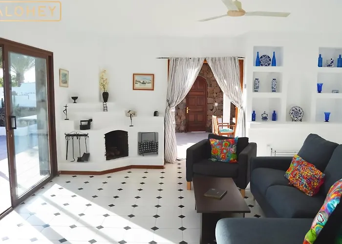 Magica 7 Minutes Walk To Center With Pool And A/c Villa Playa Blanca (Lanzarote)