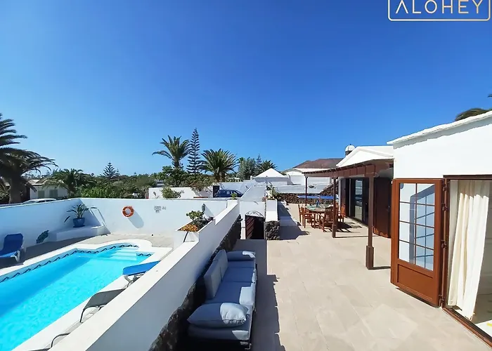 Magica 7 Minutes Walk To Center With Pool And A/c Villa Playa Blanca (Lanzarote)