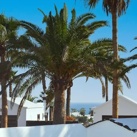 Magica 7 Minutes Walk To Center With Pool And A/c