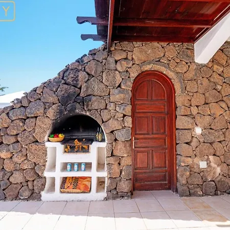 ヴィラ Magica 7 Minutes Walk To Center With Pool And A/c *