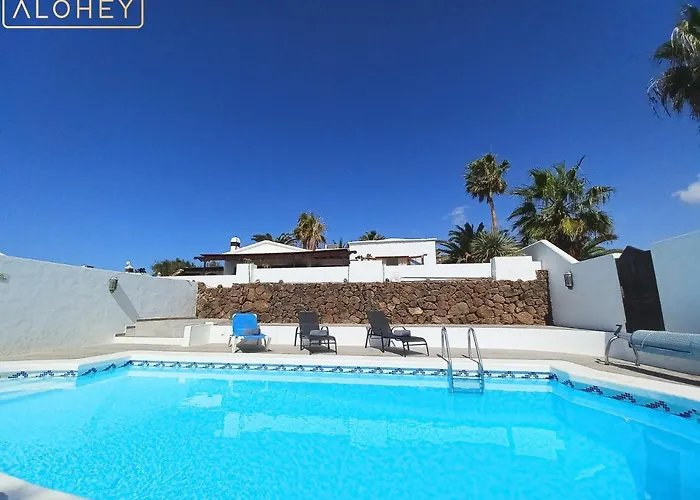Magica 7 Minutes Walk To Center With Pool And A/c Villa Playa Blanca