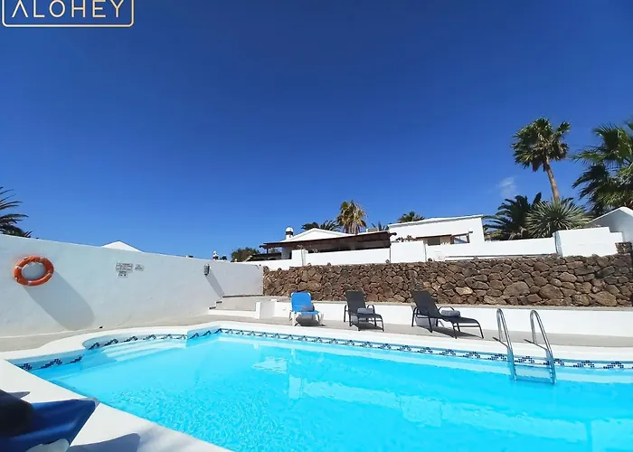 Magica 7 Minutes Walk To Center With Pool And A/c Playa Blanca