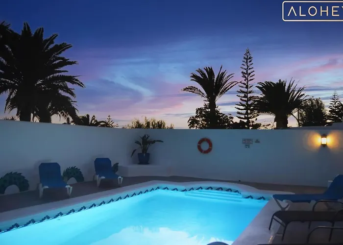 Villa Magica 7 Minutes Walk To Center With Pool And A/c