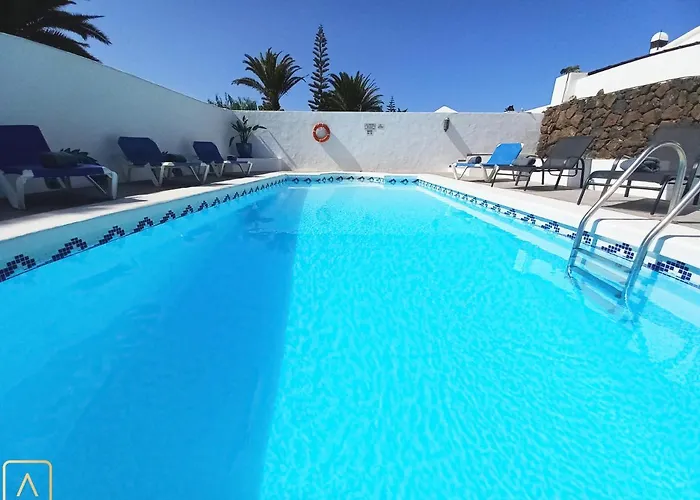 Magica 7 Minutes Walk To Center With Pool And A/c * Playa Blanca