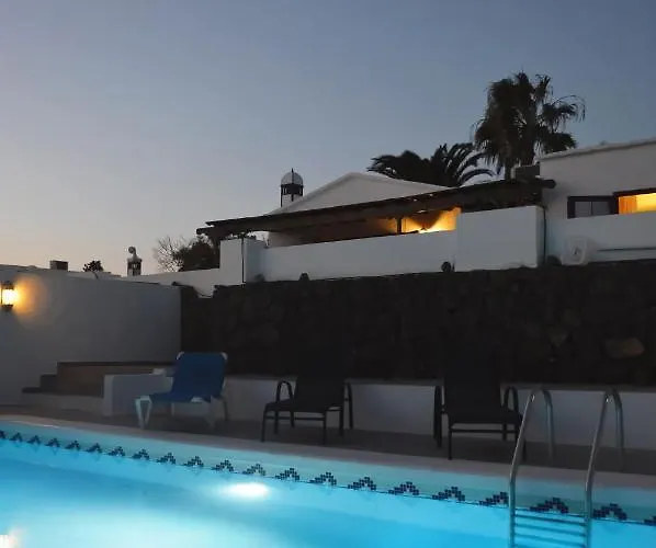 Villa Magica 7 Minutes Walk To Center With Pool And A/c