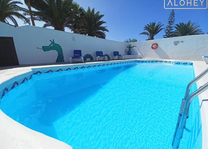 Vila Magica 7 Minutes Walk To Center With Pool And A/c *